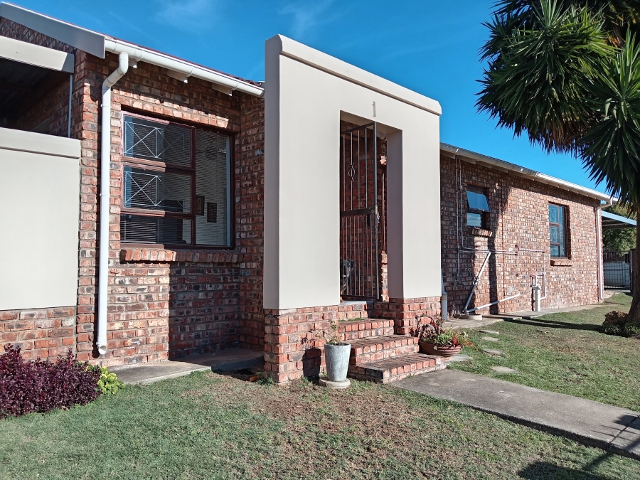 3 Bedroom Property for Sale in Strelitzia Park Eastern Cape